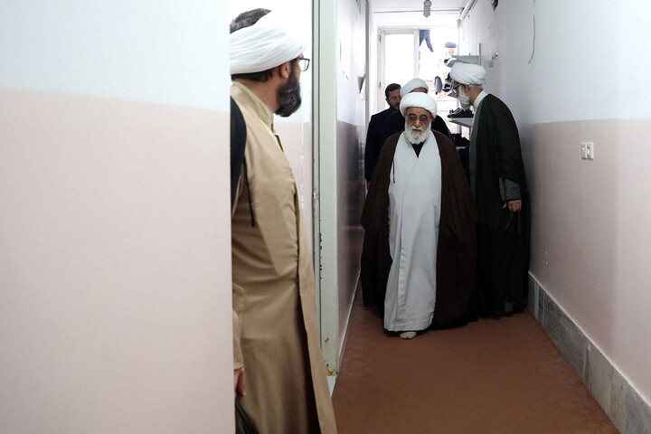 تصاویر/ نشست اساتید مدرس صاحب الزمان(عج) با حضور آیت الله شب زنده دار