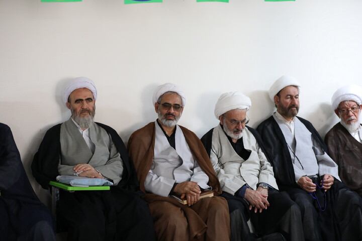 تصاویر/ نشست اساتید مدرس صاحب الزمان(عج) با حضور آیت الله شب زنده دار