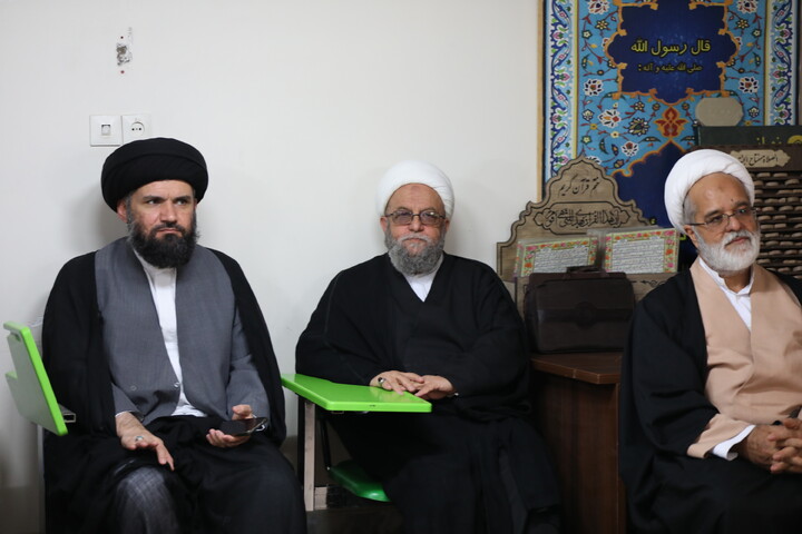 تصاویر/ نشست اساتید مدرس صاحب الزمان(عج) با حضور آیت الله شب زنده دار