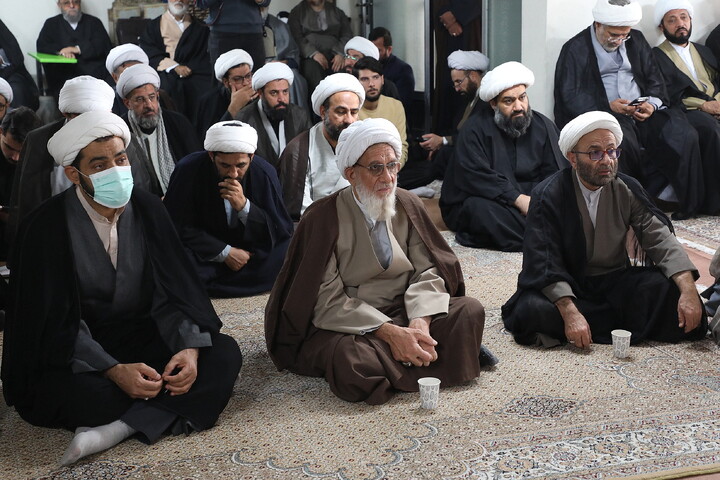 تصاویر/ نشست اساتید مدرس صاحب الزمان(عج) با حضور آیت الله شب زنده دار