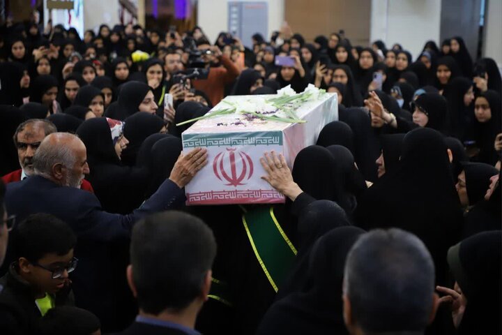 تصاویر/مراسم استقبال از پیکر مطهر «شهید گمنام» در دانشگاه فرهنگیان اراک