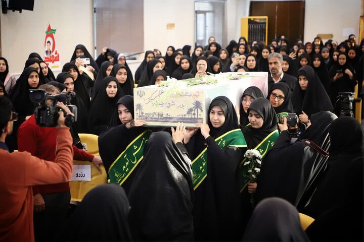 تصاویر/مراسم استقبال از پیکر مطهر «شهید گمنام» در دانشگاه فرهنگیان اراک