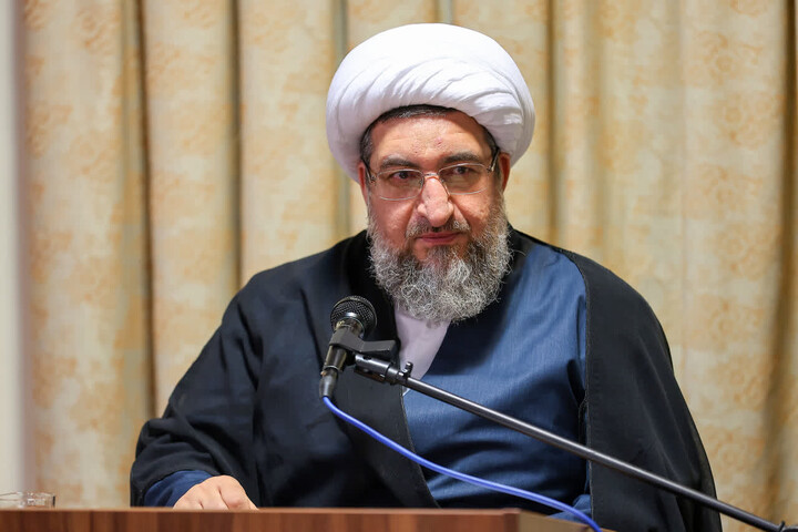 تصاویر |  مراسم زیارت عاشورا در حوزه علمیه ولیعصر (عج) تبریز