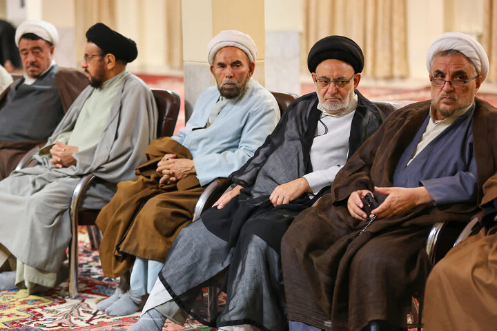 تصاویر |  مراسم زیارت عاشورا در حوزه علمیه ولیعصر (عج) تبریز