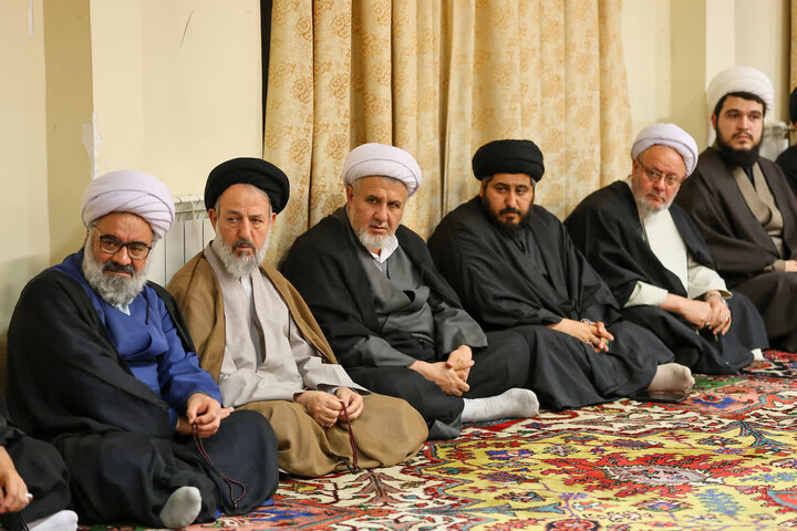 تصاویر |  مراسم زیارت عاشورا در حوزه علمیه ولیعصر (عج) تبریز