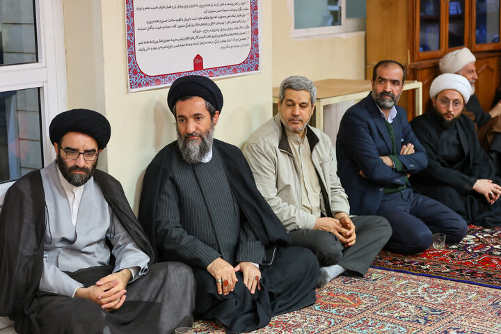 تصاویر |  مراسم زیارت عاشورا در حوزه علمیه ولیعصر (عج) تبریز