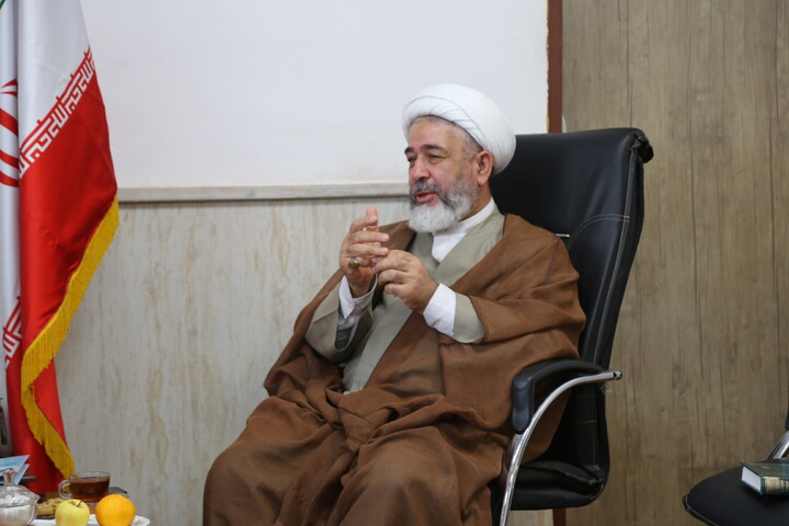 تصاویر/دیدار مدیر مدرسه علمیه حضرت بقیه الله الاعظم(عج) با مدیر حوزه علمیه خوزستان