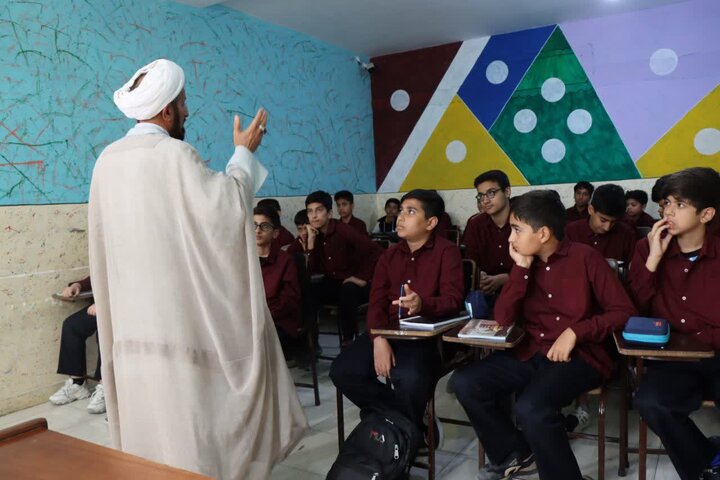 تصاویر/ امام جمعه عالیشهر در جمع دانش‌آموزان