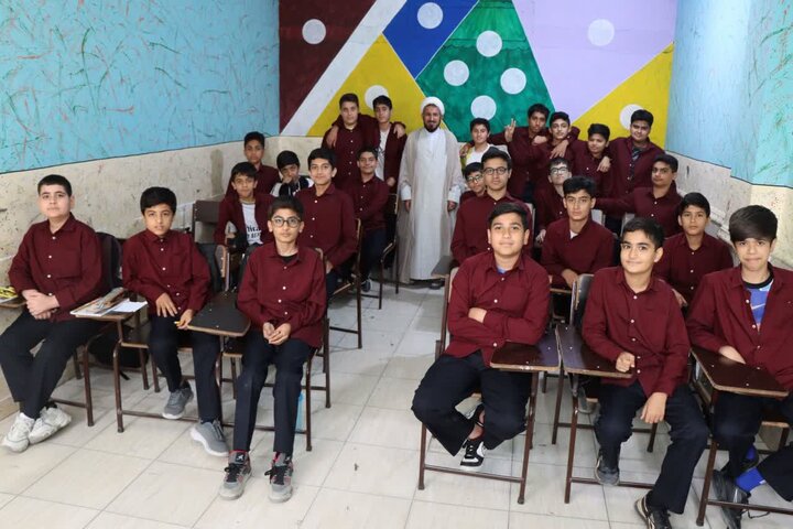 تصاویر/ امام جمعه عالیشهر در جمع دانش‌آموزان