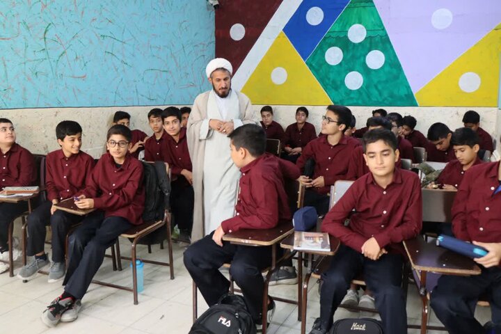 تصاویر/ امام جمعه عالیشهر در جمع دانش‌آموزان