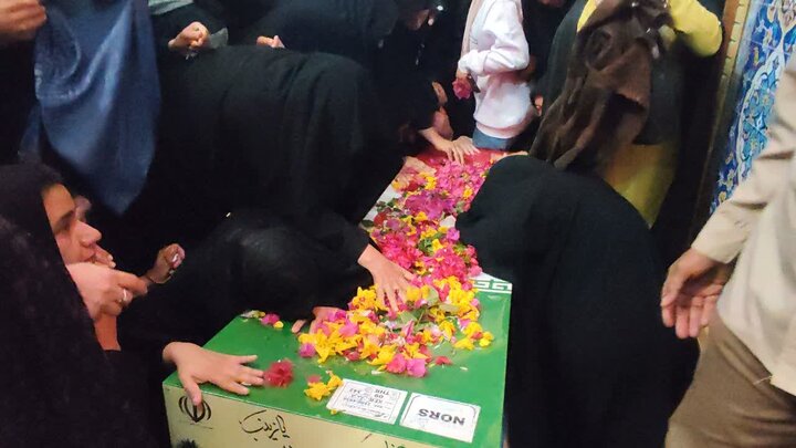 تصاویر/ پیکر پاک شهید گمنام دوران دفاع مقدس میهمان شهر بم