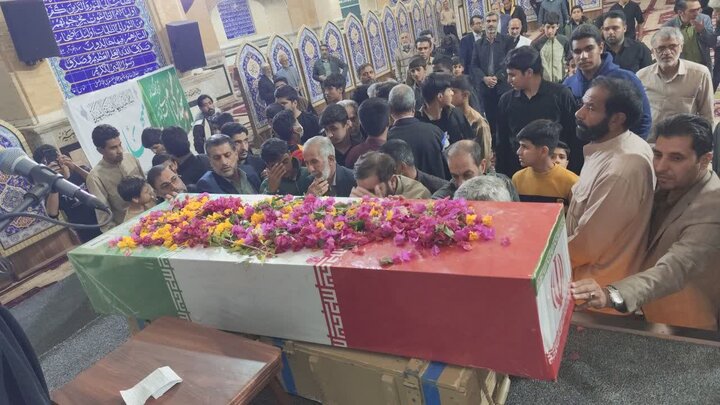 تصاویر/ پیکر پاک شهید گمنام دوران دفاع مقدس میهمان شهر بم