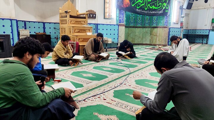 تصاویر/ نشست قرائت قرآن طلاب مدرسه علمیه آیت‌الله مدنی   کاشانی(ره)