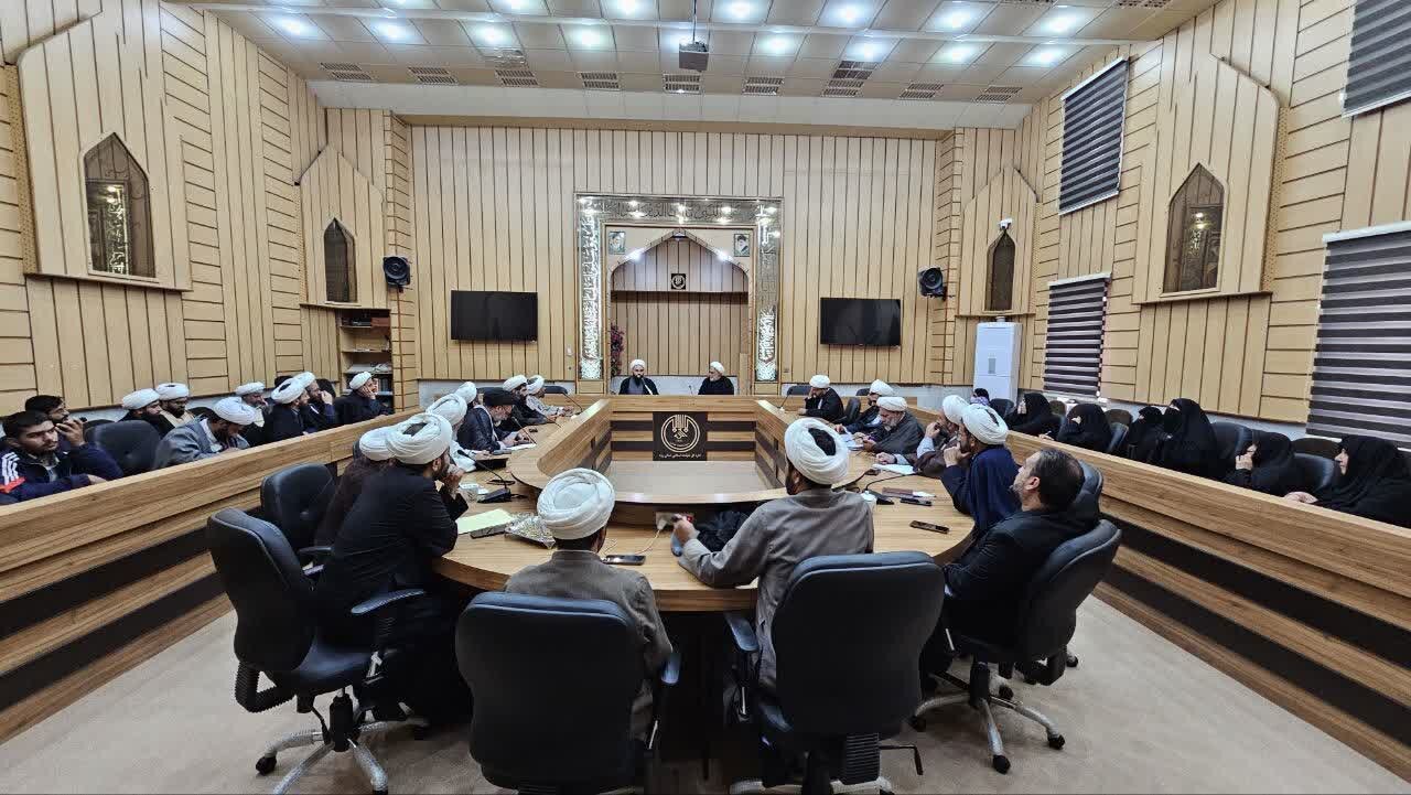 تصاویر/ برگزاری نشست تبیینی فعالان عرصه مسجد