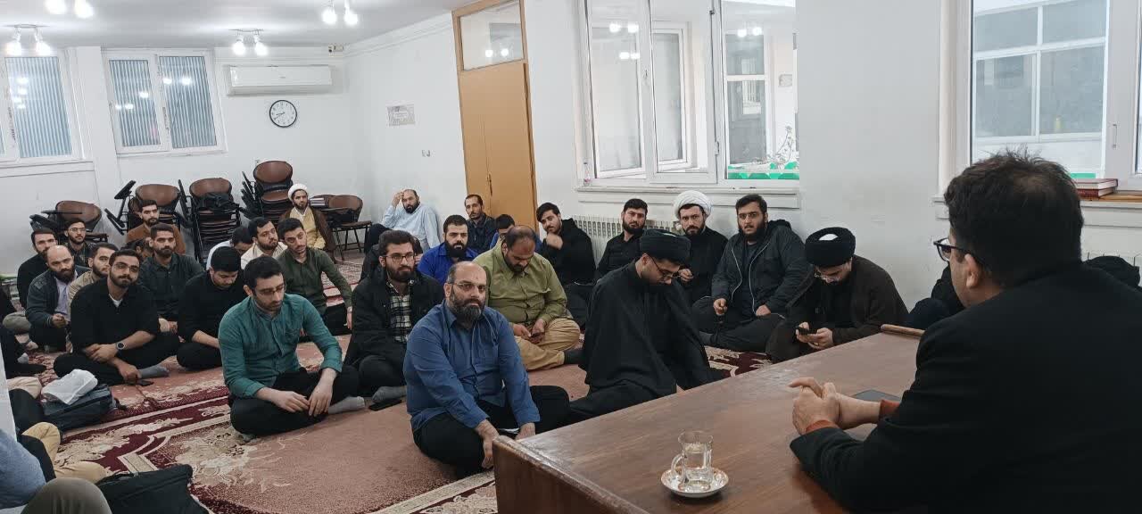 جلسه «سفیران انفال» در مدرسه علمیه نائبالصدر رشت برگزار شد