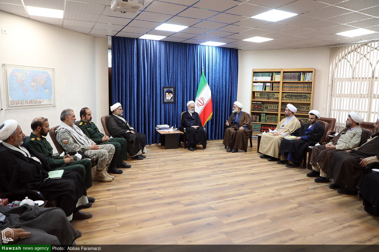 جنس انقلاب اسلامی با مشروطه و نهضت‌های مشابه متفاوت است