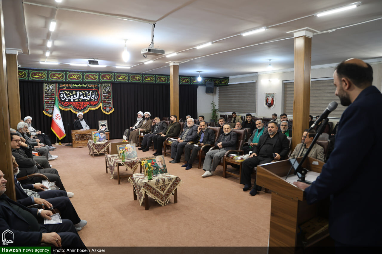 تصاویر / دیدار مداحان همدانی با نماینده ولی فقیه در استان