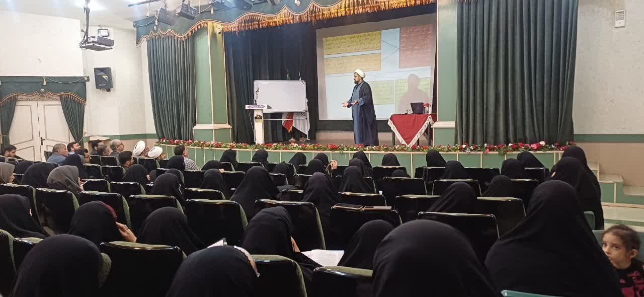 کارگاه «تدبّر در قران کریم»در فرهنگسرای مهر کاشان برگزار شد