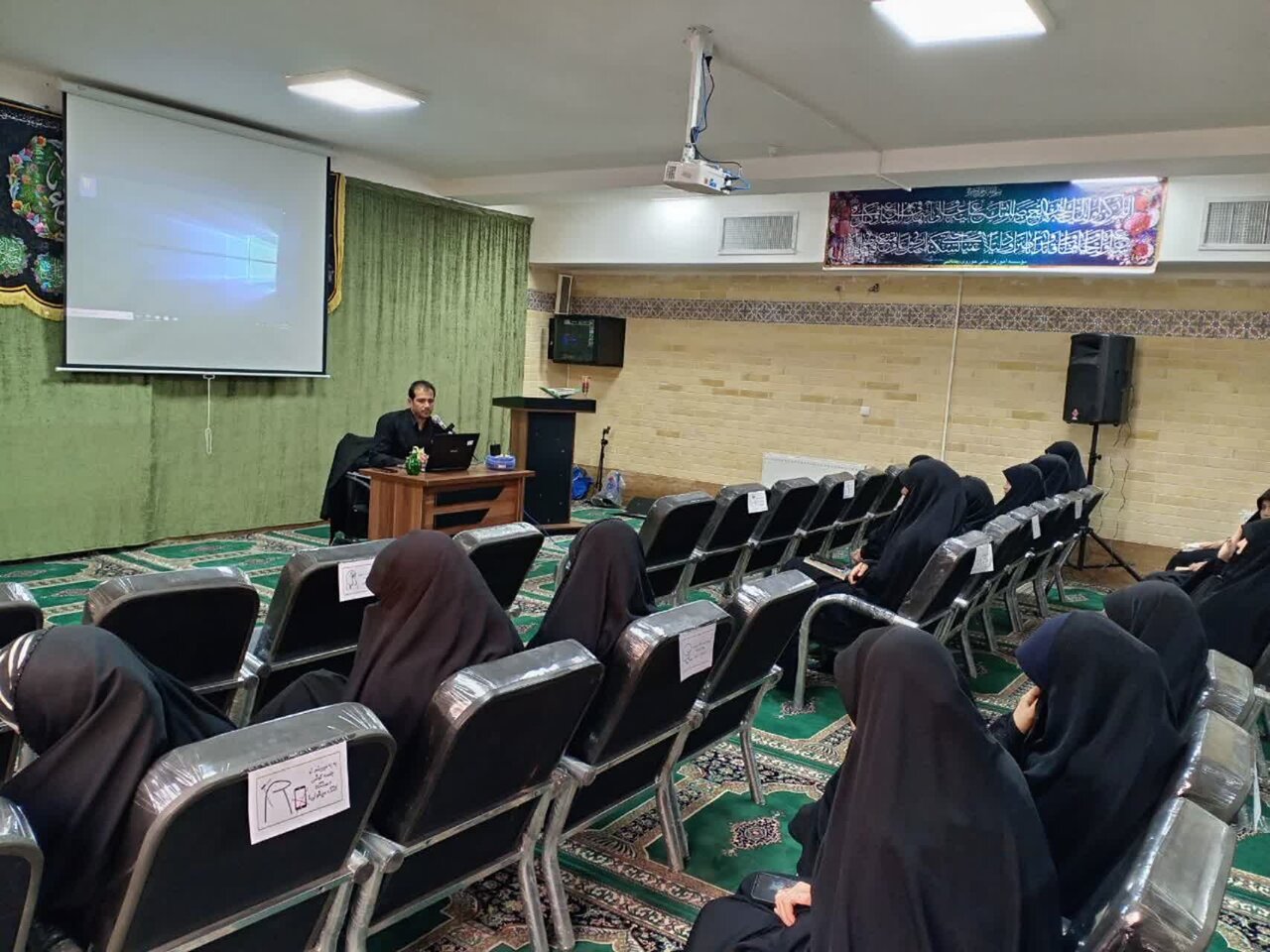 برگزاری نشست «مدیریت مصرف آب در خانواده» در مدرسه علمیه ریحانه النبی(س) اراک