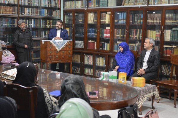 پیشاور از کتاب آیت الله حائری شیرازی رونمایی کرد