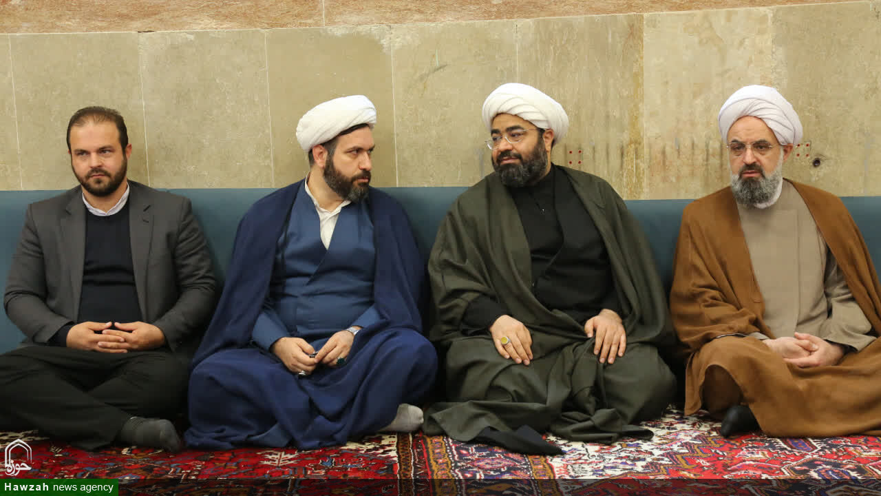 تصاویر/ یازدهمین جلسه برنامه «طلبه باشیم» در مدرسه علمیه امیرالمومنین(ع)تبریز