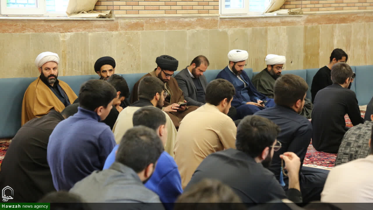 تصاویر/ یازدهمین جلسه برنامه «طلبه باشیم» در مدرسه علمیه امیرالمومنین(ع)تبریز