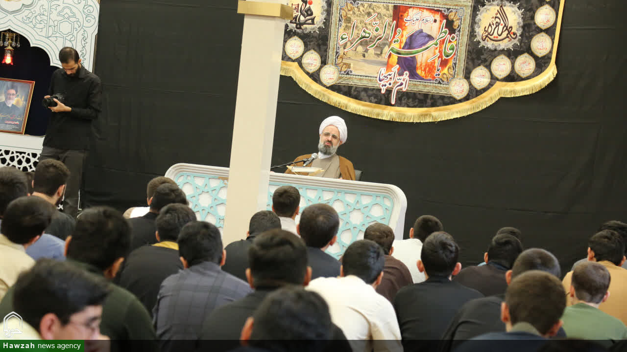 تصاویر/ یازدهمین جلسه برنامه «طلبه باشیم» در مدرسه علمیه امیرالمومنین(ع)تبریز