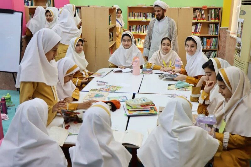 فرهنگ کتابخوانی میان نوجوانان تقویت شود