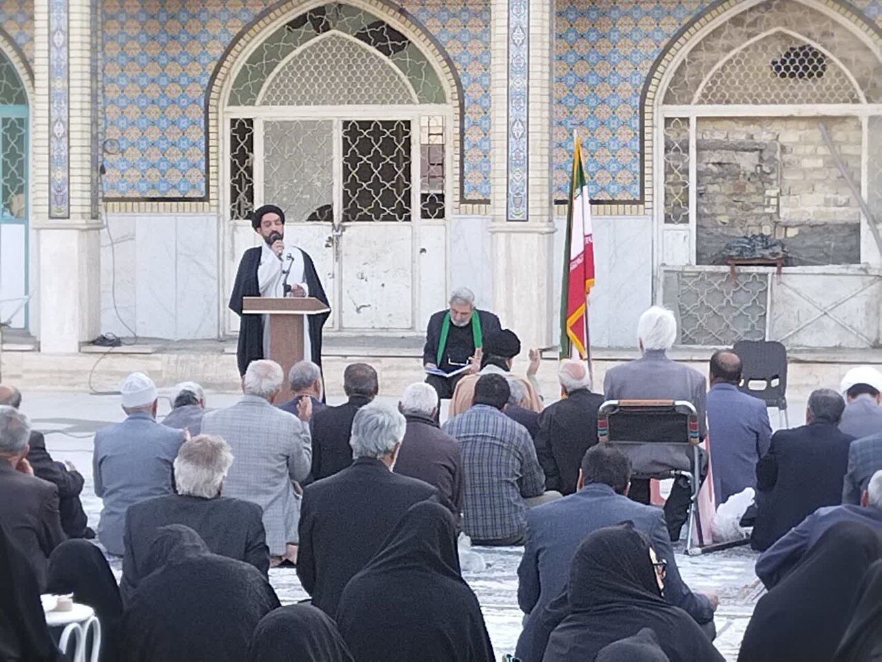 نماز طلب باران رحمت در راوند کاشان برگزار شد+عکس