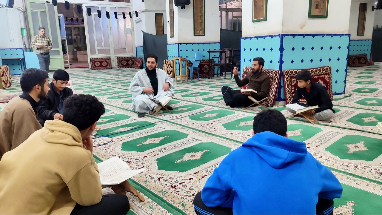 تصاویر/ جلسه قرائت قرآن طلاب مدرسه علمیه آیت‌الله مدنی کاشانی(ره)