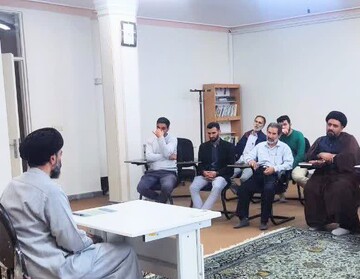 فیلم | اردوی فرهنگی طلاب مرکز زبان حوزه علمیه قزوین به قم