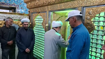 تصاویر/ آیین بازگشایی و عطر افشانی ضریح مطهر امامزادگان شهر جوپار