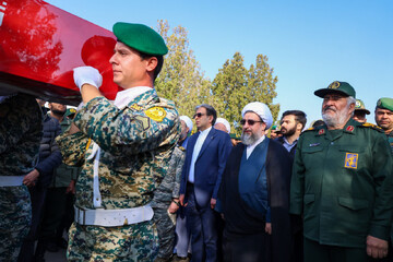 تصاویر/ مراسم استقبال از پیکرهای مطهر شهدای گمنام در تبریز