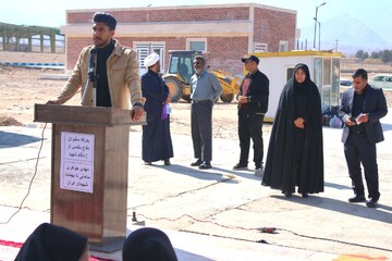 تصاویر/ مراسم بدرقه دانش آموزان دختر منطقه ماهان به اردوی راهیان نور