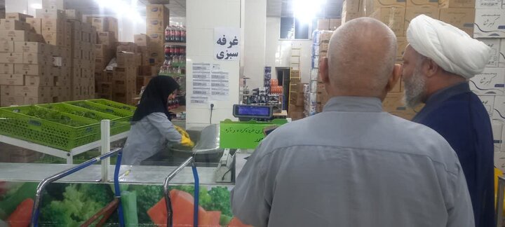 تصاویر/ بازدید امام‌جمعه آران و بیدگل از اصناف سطح شهر