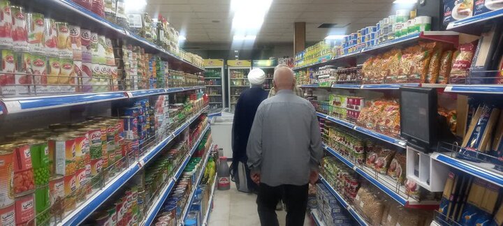 تصاویر/ بازدید امام‌جمعه آران و بیدگل از اصناف سطح شهر