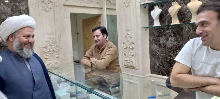 تصاویر/ بازدید امام‌جمعه آران و بیدگل از اصناف سطح شهر