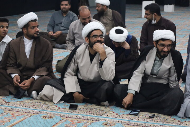 تصاویر/ دیدار مدیرحوزه علمیه با طلاب و روحانیون شاغل در آموزش و پرورش شهرستان رودان