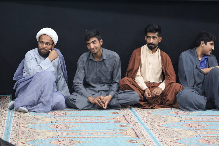 تصاویر/ دیدار مدیرحوزه علمیه با طلاب و روحانیون شاغل در آموزش و پرورش شهرستان رودان