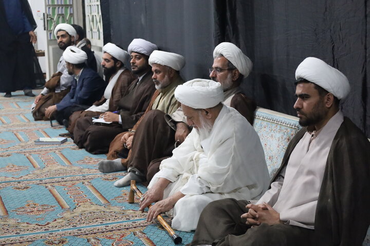 تصاویر/ دیدار مدیرحوزه علمیه با طلاب و روحانیون شاغل در آموزش و پرورش شهرستان رودان