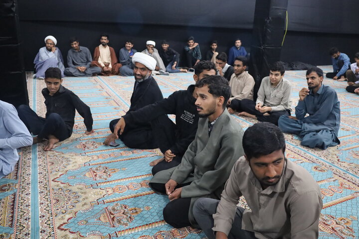 تصاویر/ دیدار مدیرحوزه علمیه با طلاب و روحانیون شاغل در آموزش و پرورش شهرستان رودان