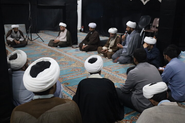 تصاویر/ دیدار مدیرحوزه علمیه با طلاب و روحانیون شاغل در آموزش و پرورش شهرستان رودان