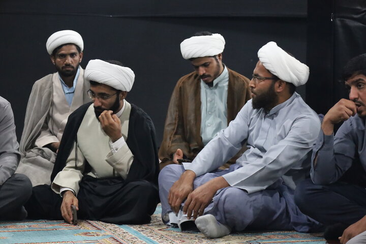 تصاویر/ دیدار مدیرحوزه علمیه با طلاب و روحانیون شاغل در آموزش و پرورش شهرستان رودان