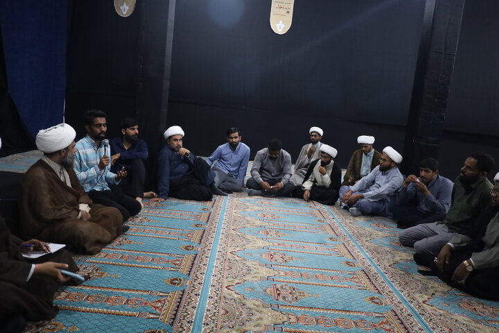 تصاویر/ دیدار مدیرحوزه علمیه با طلاب و روحانیون شاغل در آموزش و پرورش شهرستان رودان
