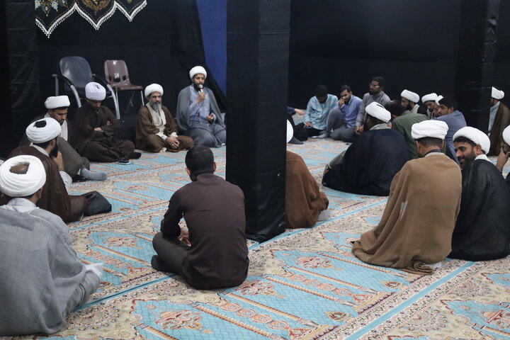 تصاویر/ دیدار مدیرحوزه علمیه با طلاب و روحانیون شاغل در آموزش و پرورش شهرستان رودان