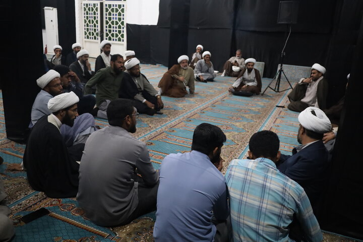 تصاویر/ دیدار مدیرحوزه علمیه با طلاب و روحانیون شاغل در آموزش و پرورش شهرستان رودان