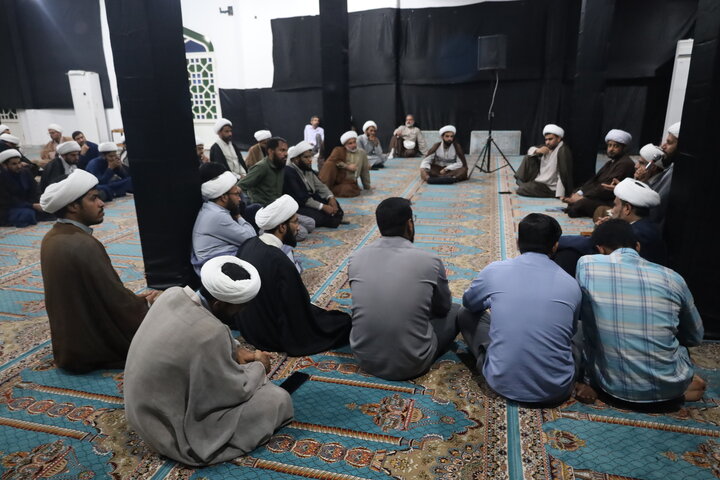 تصاویر/ دیدار مدیرحوزه علمیه با طلاب و روحانیون شاغل در آموزش و پرورش شهرستان رودان