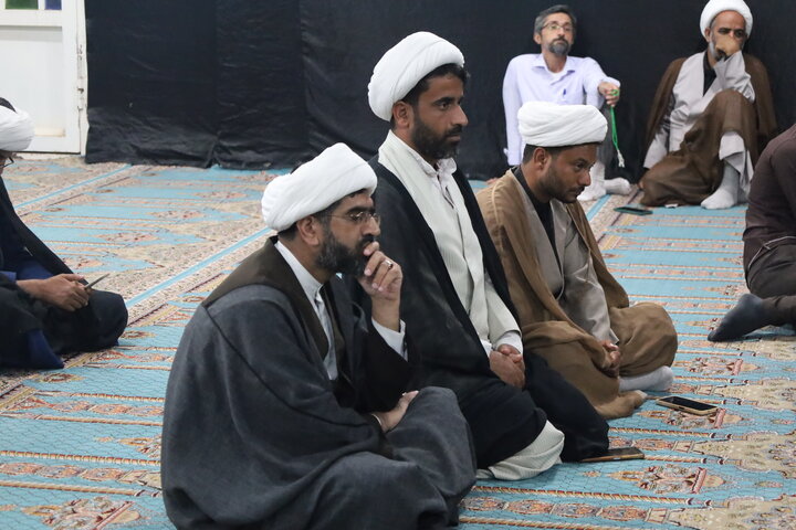 تصاویر/ دیدار مدیرحوزه علمیه با طلاب و روحانیون شاغل در آموزش و پرورش شهرستان رودان