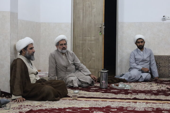 تصاویر/ دیدار مدیرحوزه علمیه با طلاب و روحانیون شاغل در آموزش و پرورش شهرستان رودان