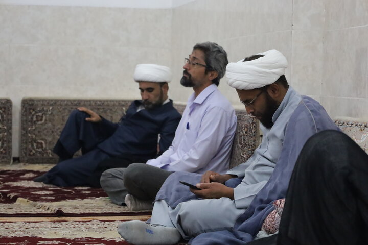 تصاویر/ دیدار مدیرحوزه علمیه با طلاب و روحانیون شاغل در آموزش و پرورش شهرستان رودان